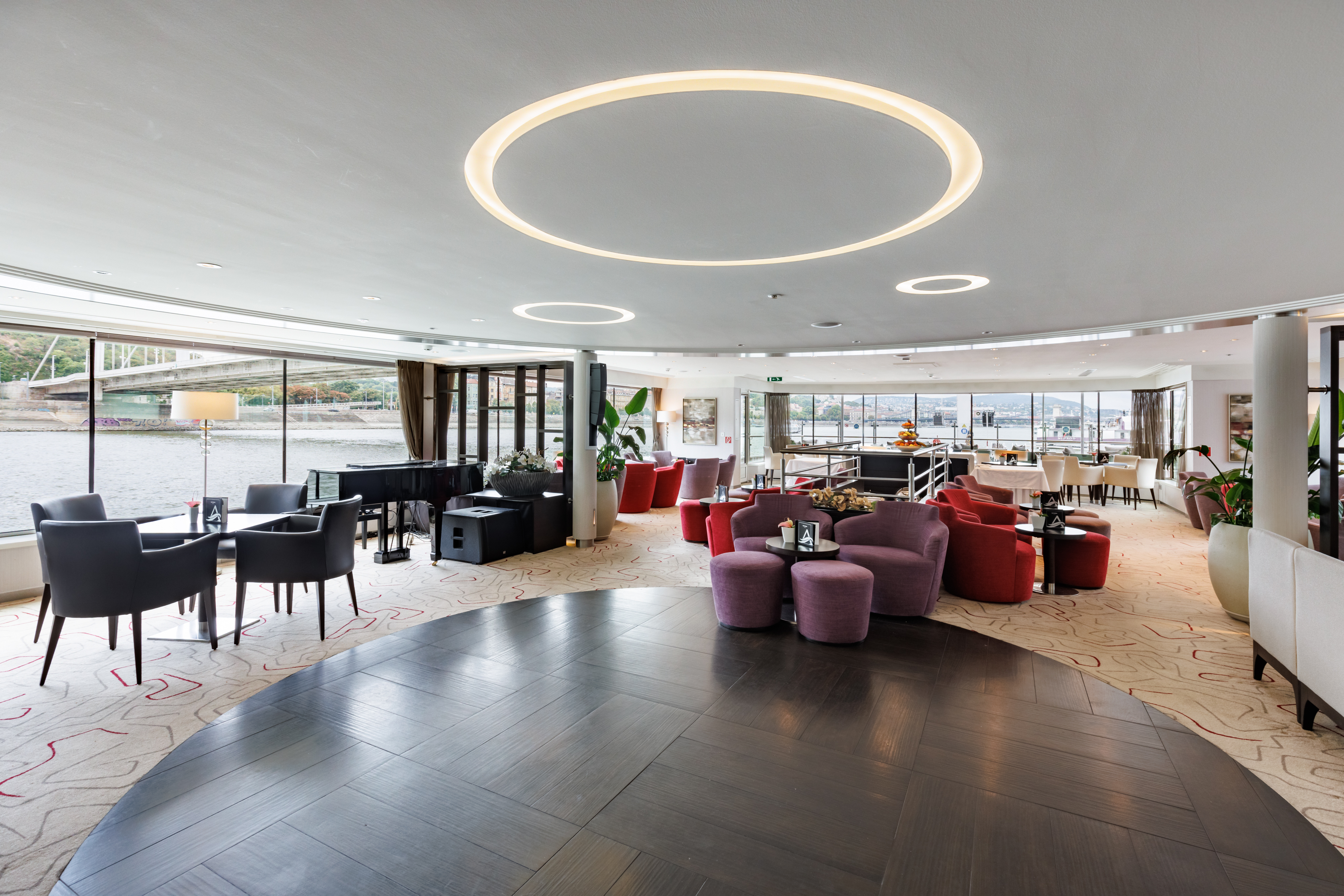 Avalon Tranquility II - Panorama Lounge
